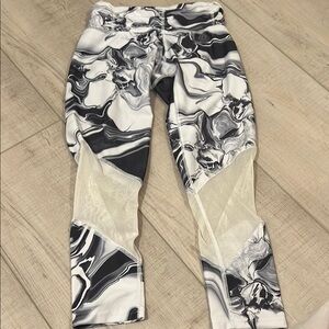 Black and White Abstract Print Leggings